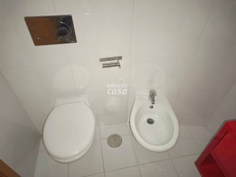 Apartamento T1 localizado a cerca de 700 metros da estação de metro de São Bento.