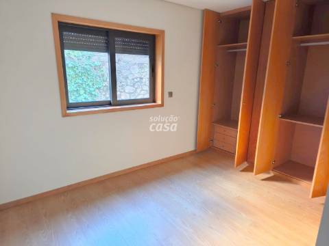 Apartamento T1 localizado a cerca de 700 metros da estação de metro de São Bento.