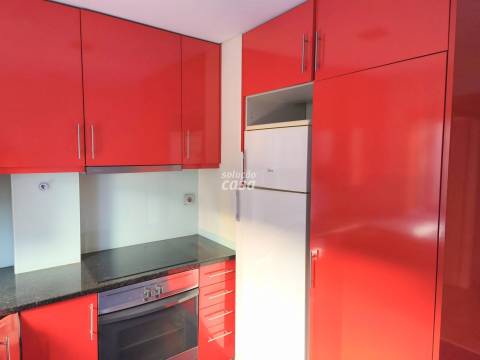 Apartamento T1 localizado a cerca de 700 metros da estação de metro de São Bento.