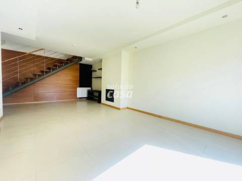 Moradia T3 localizada a 3 minutos de carro da N222!