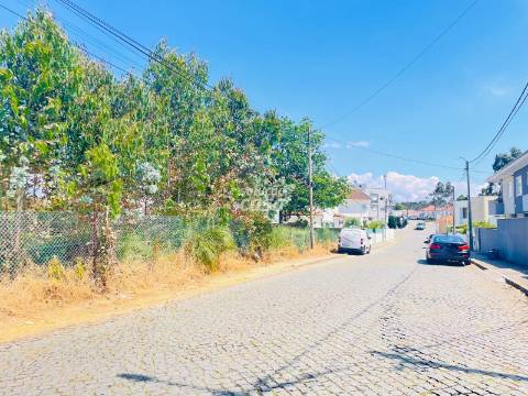 Terreno para Construção com 600m2 localizado em Gulpilhares!