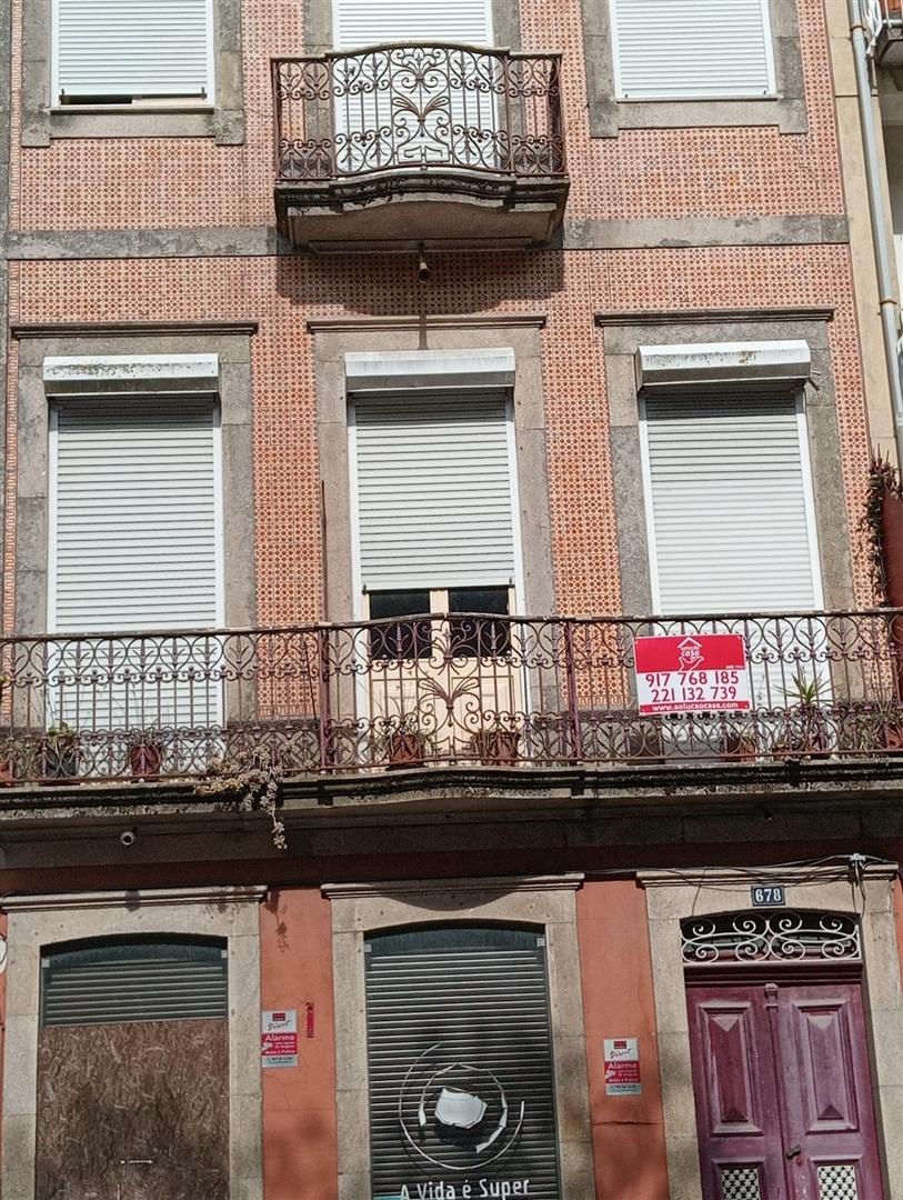 📍 Prédio no centro do Porto!