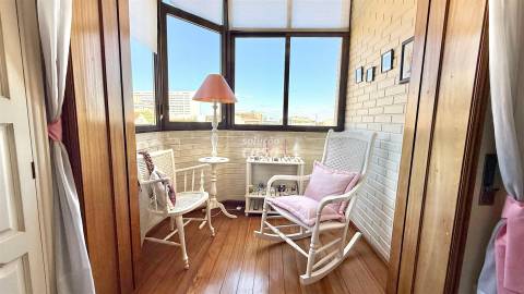 Apartamento T2+1 com Garagem, no Jardim Soares dos Reis!