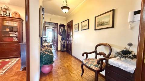 Apartamento T2+1 com Garagem, no Jardim Soares dos Reis!