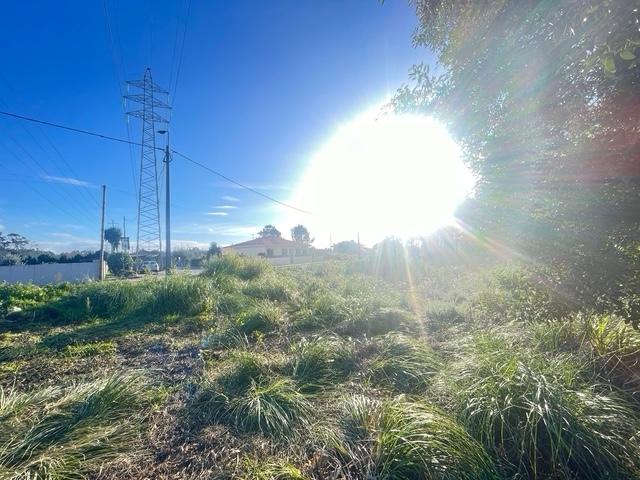 Terreno com 606m2, localizado próximo do Centro de Canelas!
