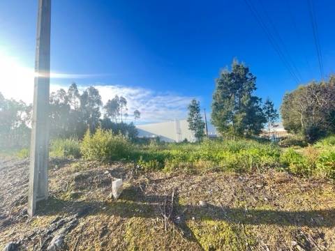 Terreno com 606m2, localizado próximo do Centro de Canelas!