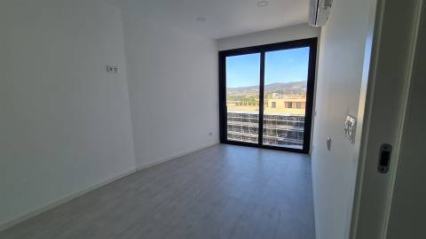 ARRENDAMENTO - Apartamento T1 no centro de Barcelos