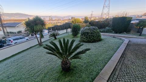 Moradia T4 Venda em Serzedelo,Guimarães