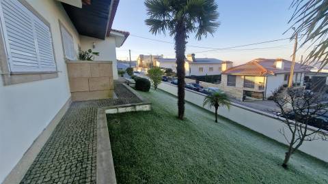 Moradia T4 Venda em Serzedelo,Guimarães