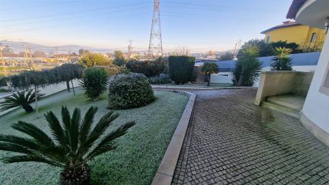 Moradia T4 Venda em Serzedelo,Guimarães