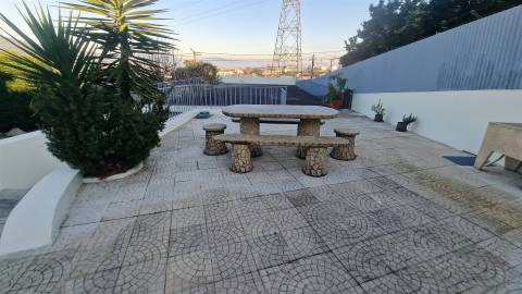 Moradia T4 Venda em Serzedelo,Guimarães