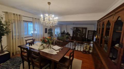 Moradia T4 Venda em Serzedelo,Guimarães