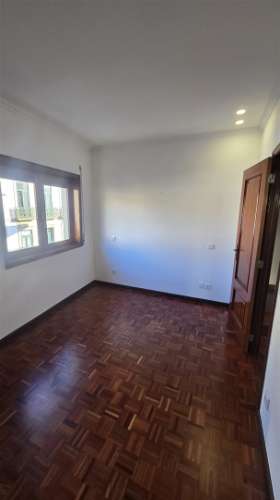ARRENDAMENTO - Apartamento T3 Duplex Remodelado no Coração da Póvoa de Varzim