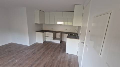 ARRENDAMENTO - Apartamento T1 NOVO em Serzedelo.