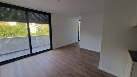 ARRENDAMENTO - Apartamento T1 NOVO em Serzedelo.