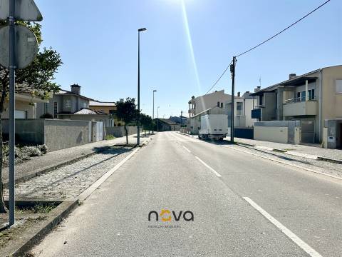 Lote de terreno com 396 m2 para construção de moradia. Póvoa de Varzim &#124; Nova Imobiliária