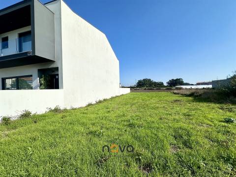 Lote de terreno com 396 m2 para construção de moradia. Póvoa de Varzim &#124; Nova Imobiliária
