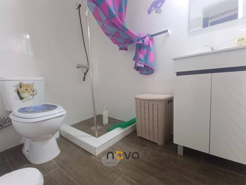 Moradia T6+1 com 2 pisos, bem localizada e com frente para duas ruas &#124; NOVA Imobiliária