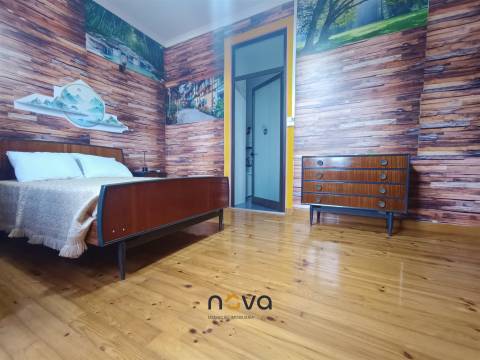 Moradia T6+1 com 2 pisos, bem localizada e com frente para duas ruas &#124; NOVA Imobiliária