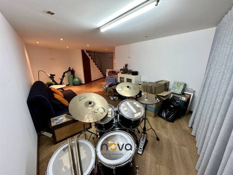 Moradia T3 no centro da cidade da Póvoa de Varzim  NOVA Imobiliária