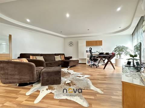 Moradia T3 no centro da cidade da Póvoa de Varzim  NOVA Imobiliária