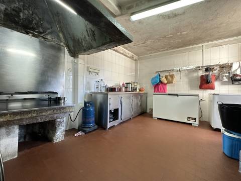 Moradia em lote de 1400m2 na Póvoa de Varzim  NOVA Imobiliária