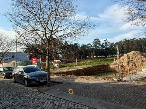 Lote de terreno com 350m2 em Mosteiró, Vila do Conde  NOVA Imobiliária