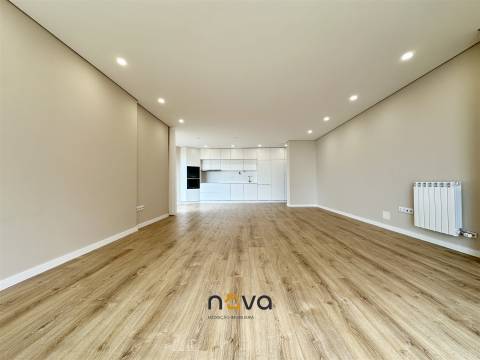 Apartamento T3 remodelado com vistas de mar na Póvoa de Varzim NOVA Imobiliária