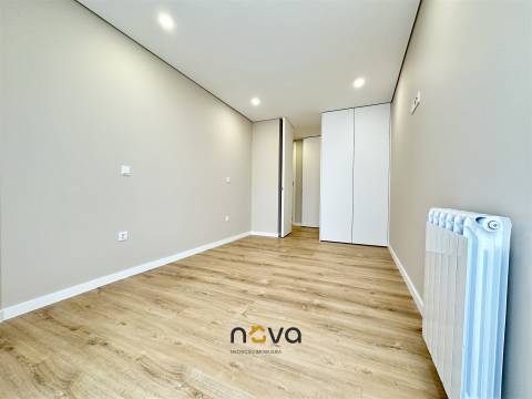 Apartamento T3 remodelado com vistas de mar na Póvoa de Varzim NOVA Imobiliária
