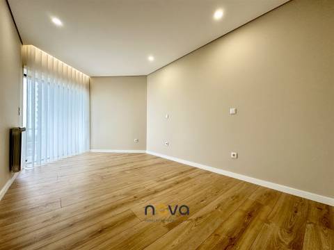 Apartamento T3 remodelado com vistas de mar na Póvoa de Varzim NOVA Imobiliária