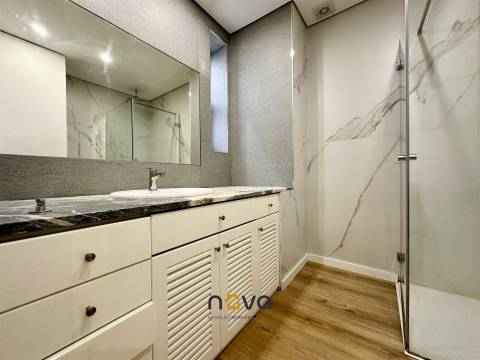 Apartamento T3 remodelado com vistas de mar na Póvoa de Varzim NOVA Imobiliária