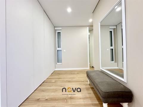 Apartamento T3 remodelado com vistas de mar na Póvoa de Varzim NOVA Imobiliária