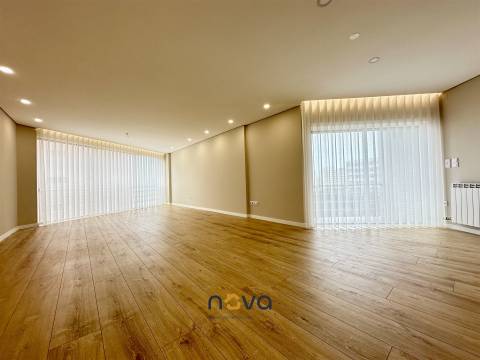 Apartamento T3 remodelado com vistas de mar na Póvoa de Varzim NOVA Imobiliária