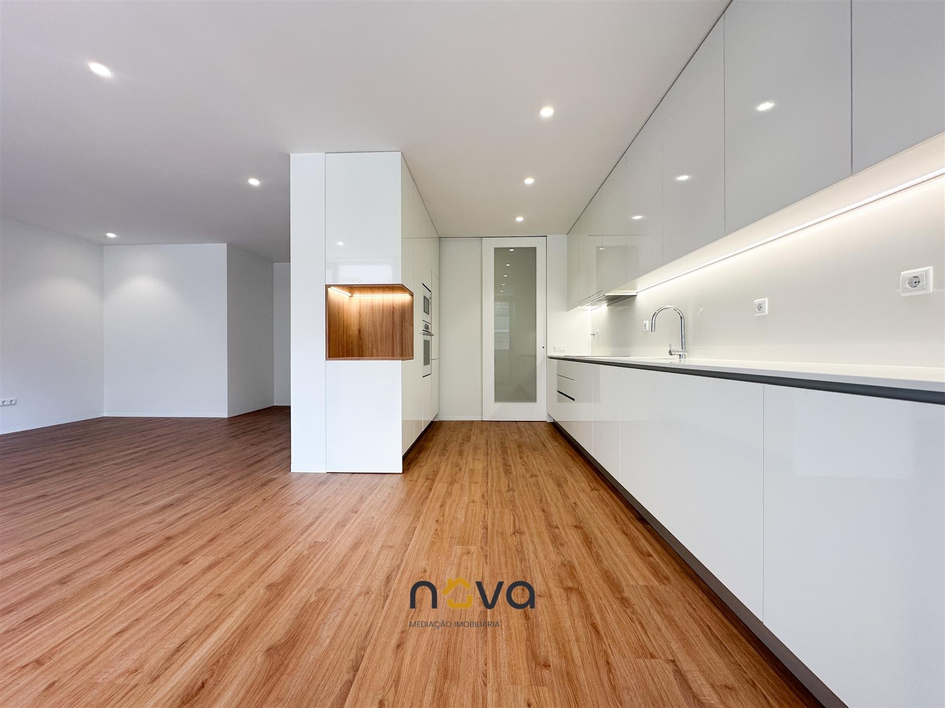 Apartamento T3 com Vista Mar – Primeira Linha de Praia, Vila do Conde &#124; NOVA IMOBILIÁRIA