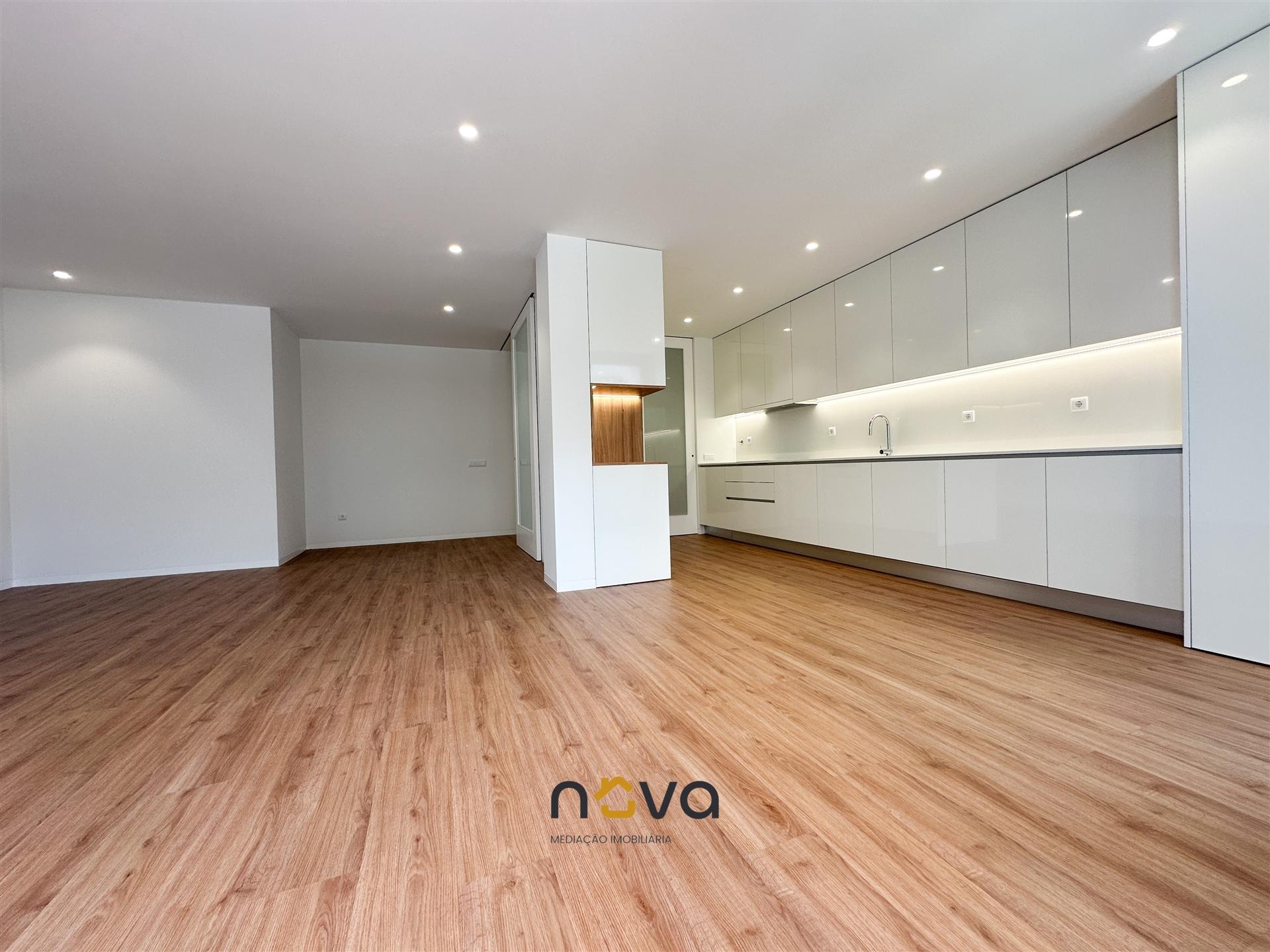 Apartamento T3 com Vista Mar – Primeira Linha de Praia, Vila do Conde &#124; NOVA IMOBILIÁRIA
