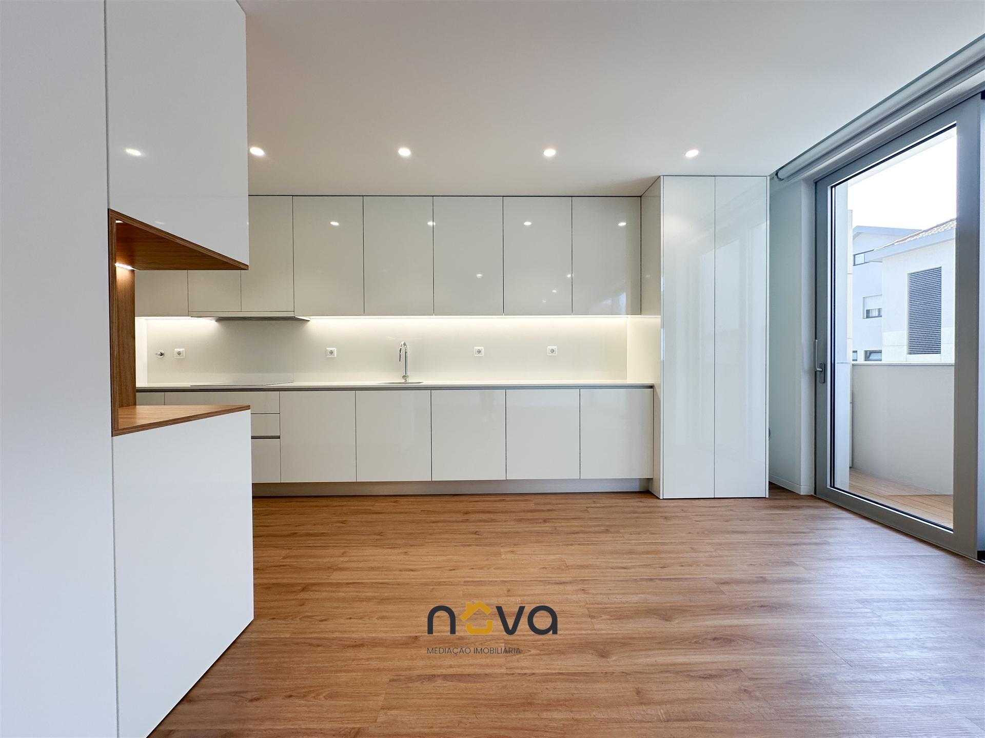 Apartamento T3 com Vista Mar – Primeira Linha de Praia, Vila do Conde &#124; NOVA IMOBILIÁRIA