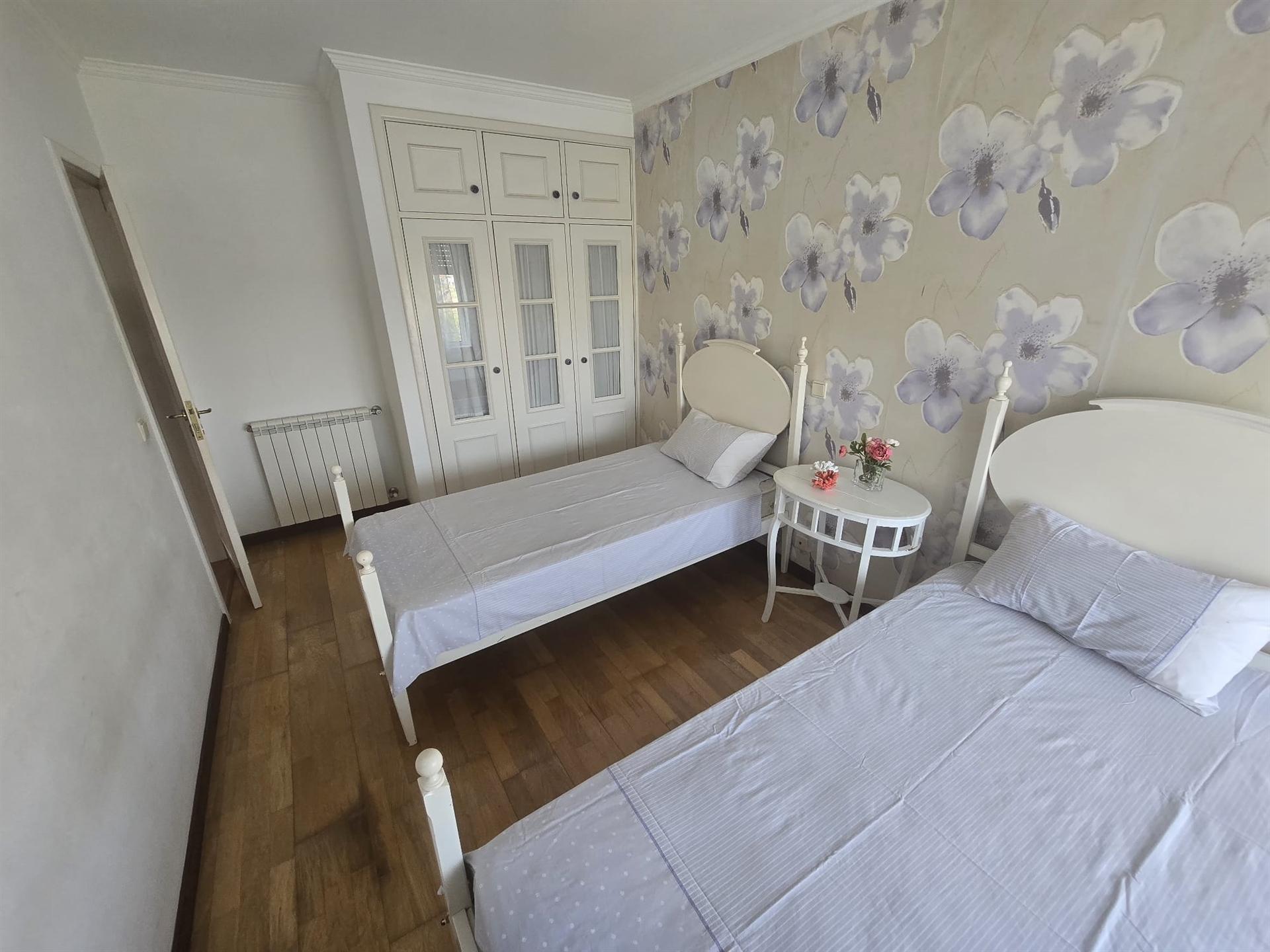 APARTAMENTO T2 NA RUA 27 DE FEVEREIRO