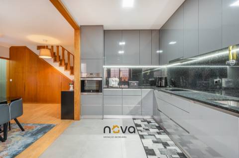 Apartamento T3 Duplex Remodelado - Macieira da Maia