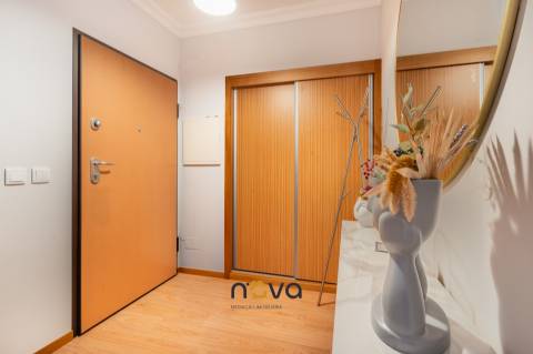 Apartamento T3 Duplex Remodelado - Macieira da Maia