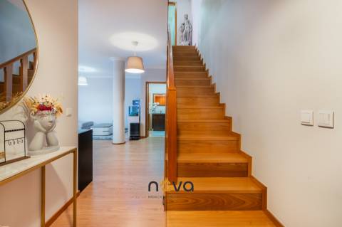 Apartamento T3 Duplex Remodelado - Macieira da Maia