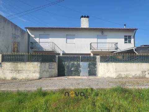 Moradia Bifamiliar T7