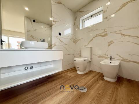 Apartamento T3 Totalmente Remodelado na Póvoa de Varzim.