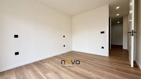 Apartamento T3 Totalmente Remodelado na Póvoa de Varzim.