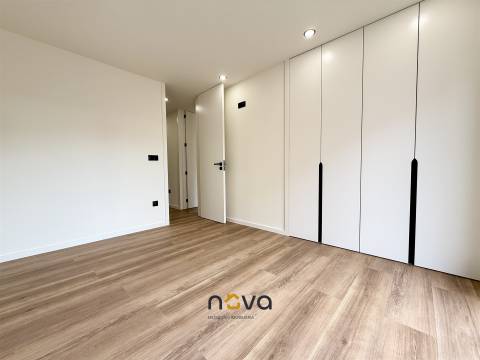 Apartamento T3 Totalmente Remodelado na Póvoa de Varzim.