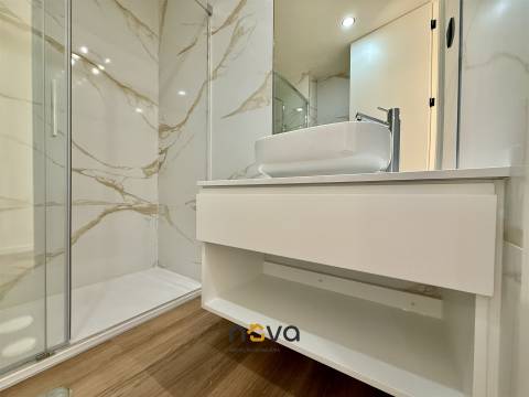 Apartamento T3 Totalmente Remodelado na Póvoa de Varzim.