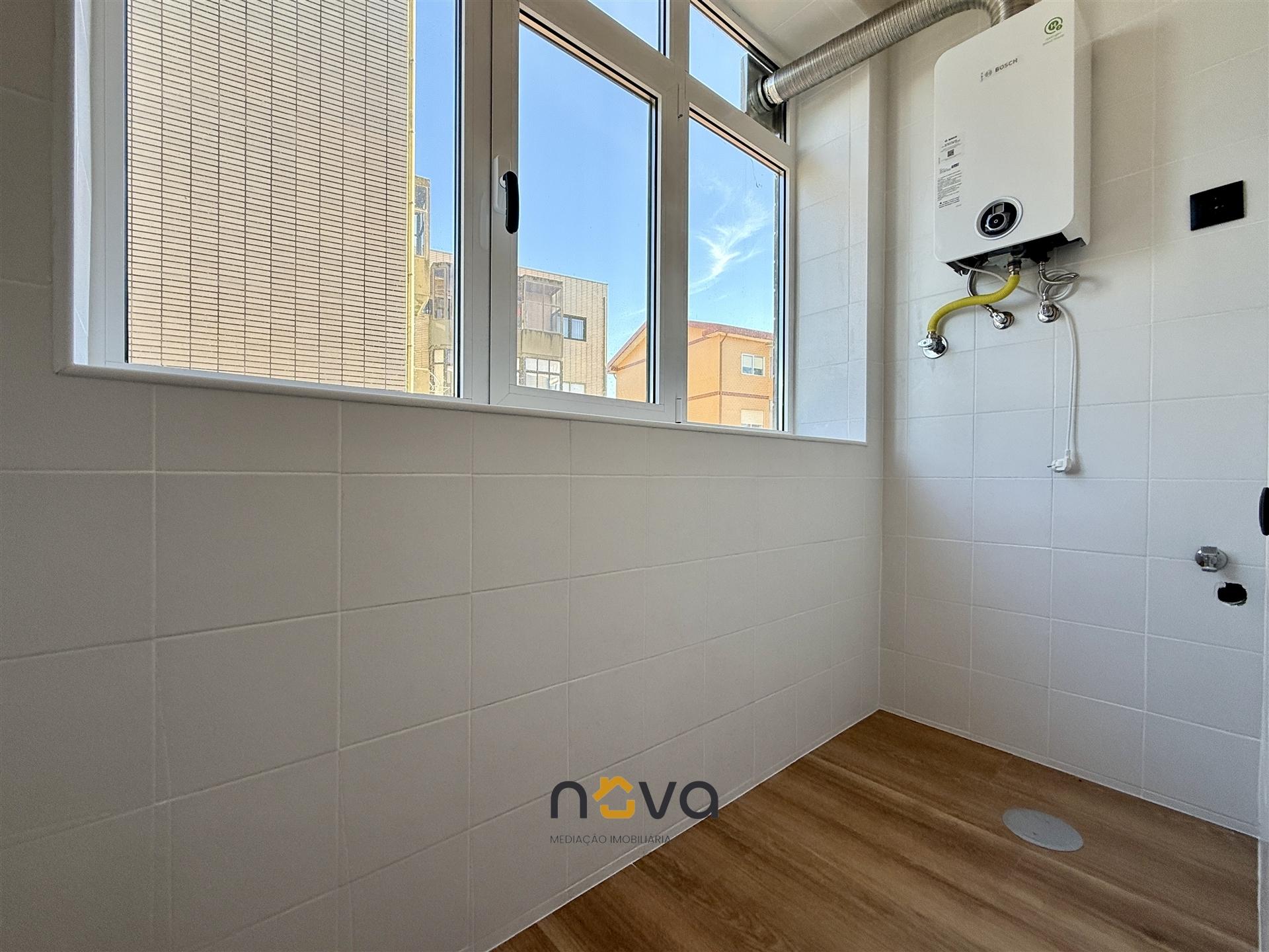 Apartamento T3 Totalmente Remodelado na Póvoa de Varzim.