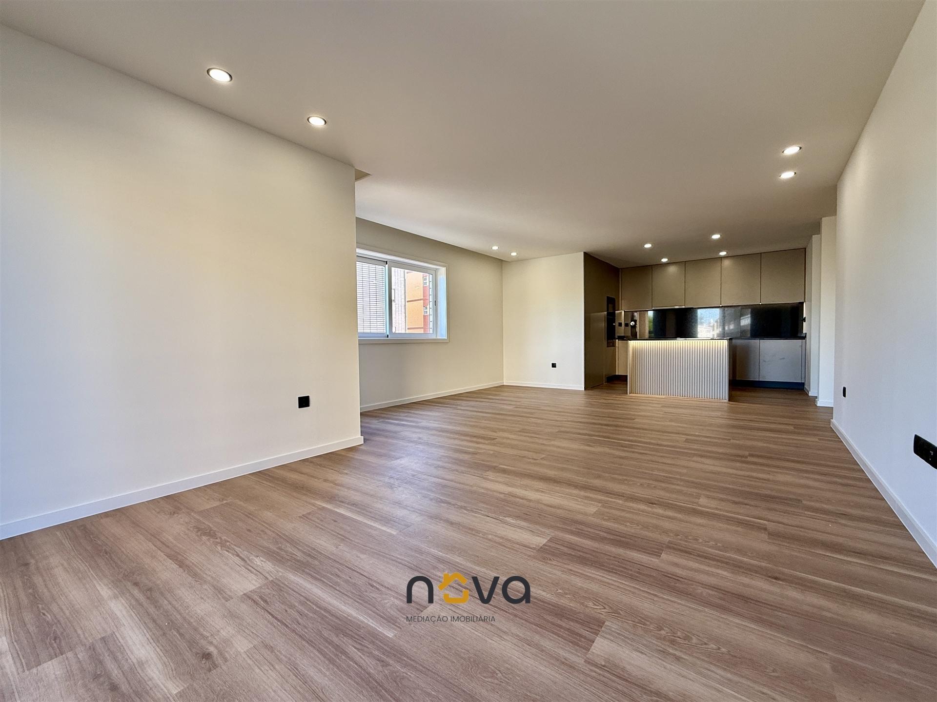 Apartamento T3 Totalmente Remodelado na Póvoa de Varzim.