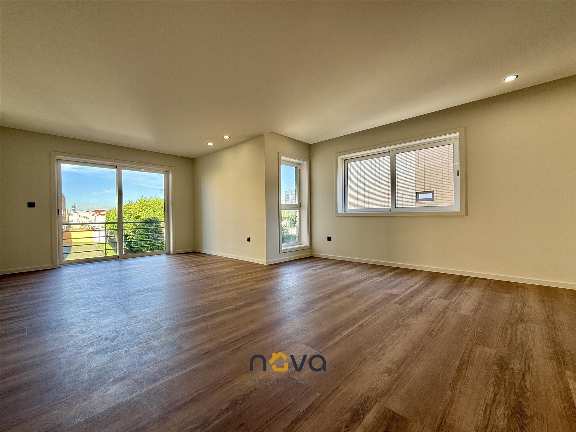 Apartamento T3 Totalmente Remodelado na Póvoa de Varzim.