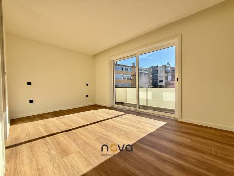 Apartamento T3 Totalmente Remodelado na Póvoa de Varzim.