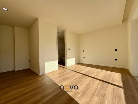 Apartamento T3 Totalmente Remodelado na Póvoa de Varzim.